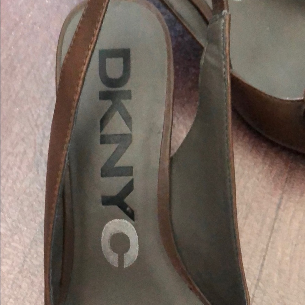 Heels - Picture 2 of 4